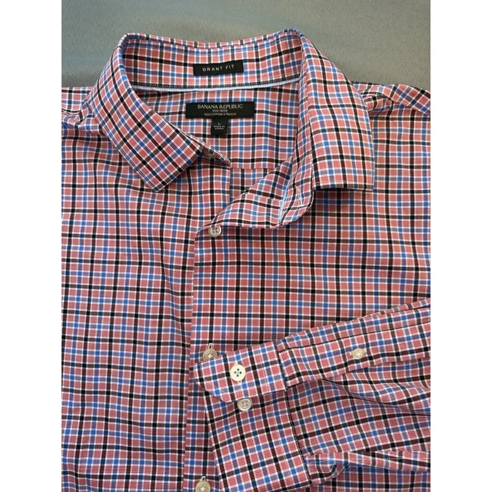Banana Republic Button Up Shirt Tailored Grant Fit Red Blue Black Non-Iron Large